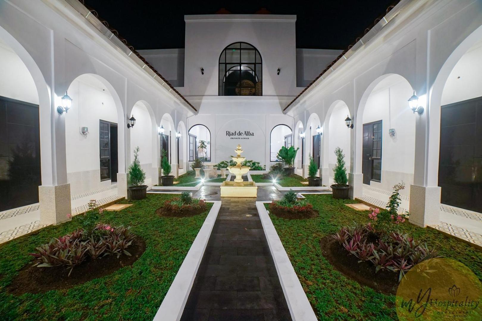 Hotel De Alba Syariah By Mhm