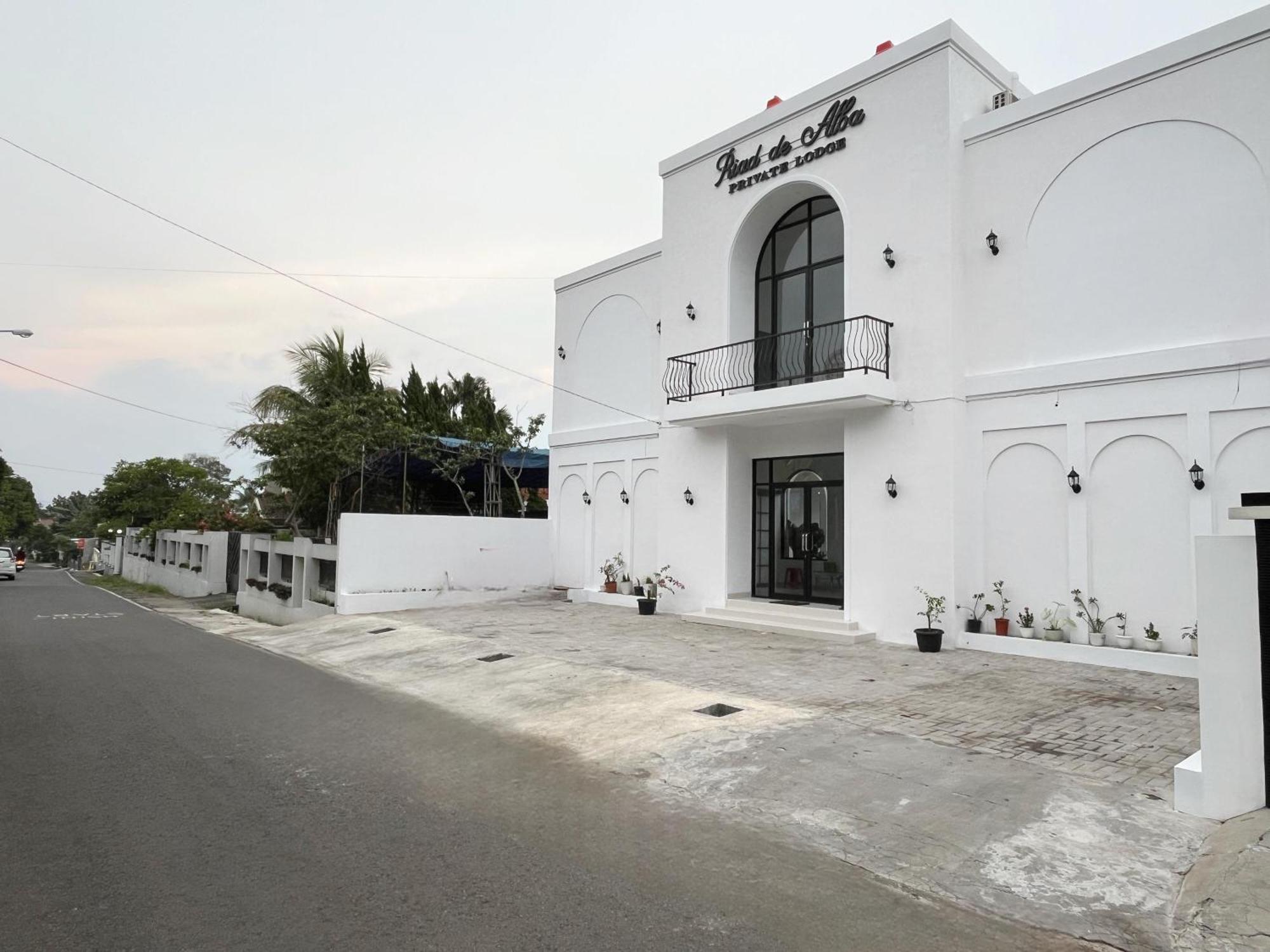 Hotel De Alba Syariah By Mhm